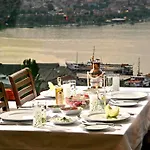 Grand Halic Goldenhorn